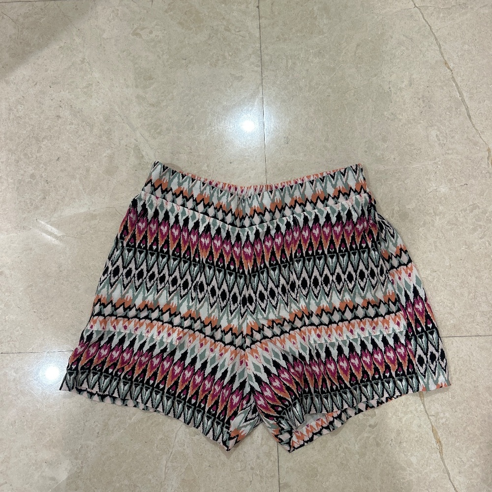 Missoni like print shorts